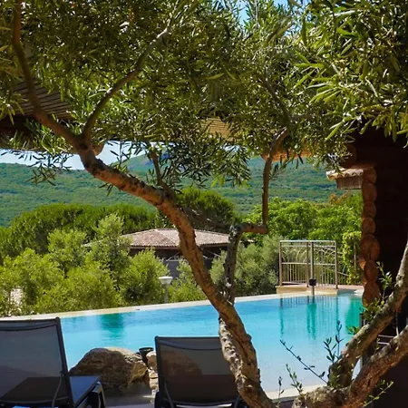 Domaine La Pietra Kemping 4*