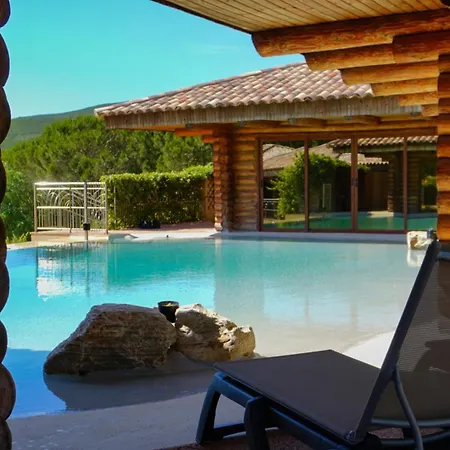 Domaine La Pietra Kemping 4*