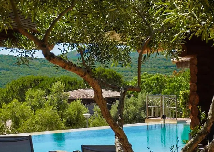 Domaine La Pietra Camping 4*