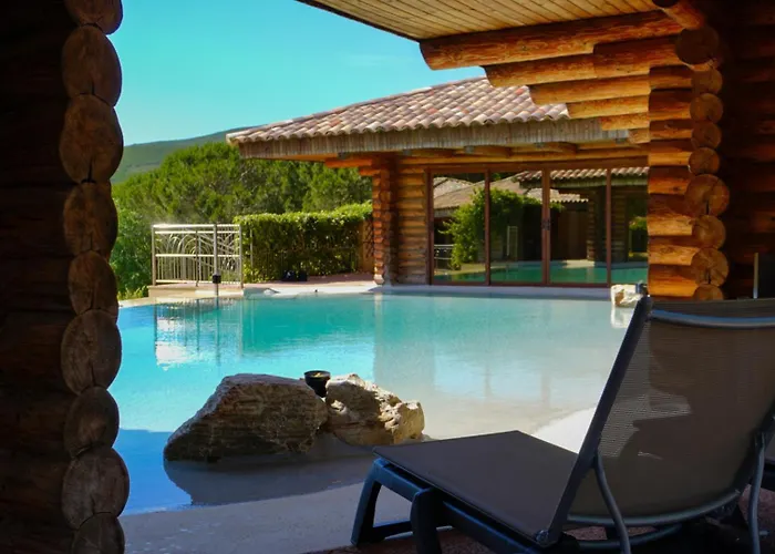 Domaine La Pietra Camping 4*